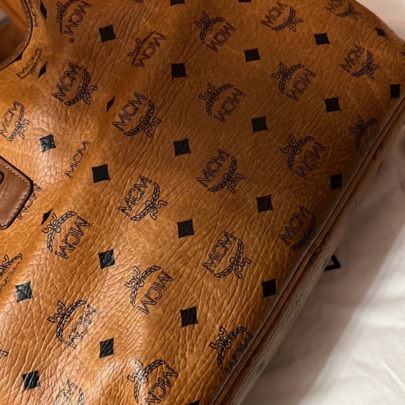 Reversible tan MCM tote bag - Picture 7 of 7